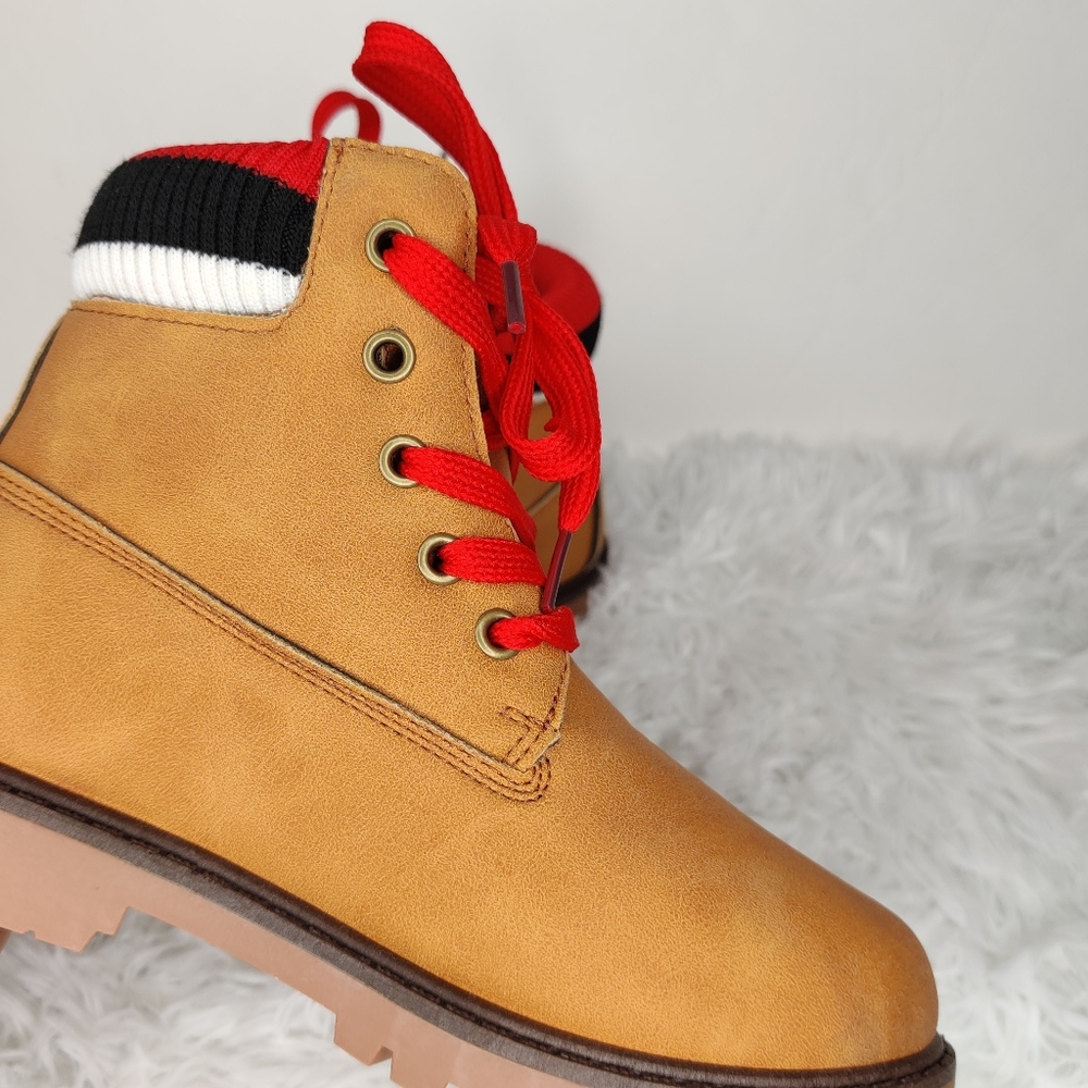 Boys Timberland-Themed Boots - Picture 4 of 5